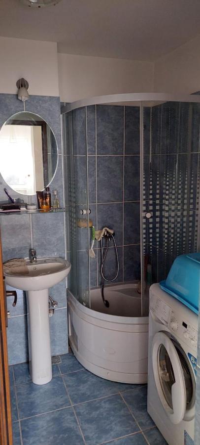 Fely Room Petroşani Екстериор снимка